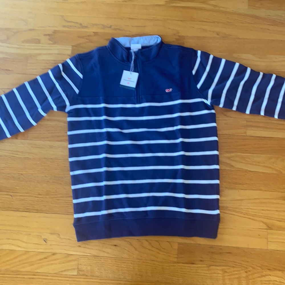 Vine yard vines navy and white boys sweat shirt. Size XL (16)